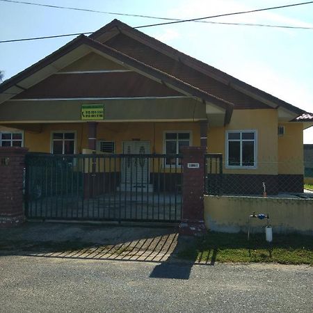 Davallia Homestay Dungun Exterior photo
